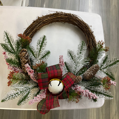 CHRISTMAS DECORATIVE WREATH